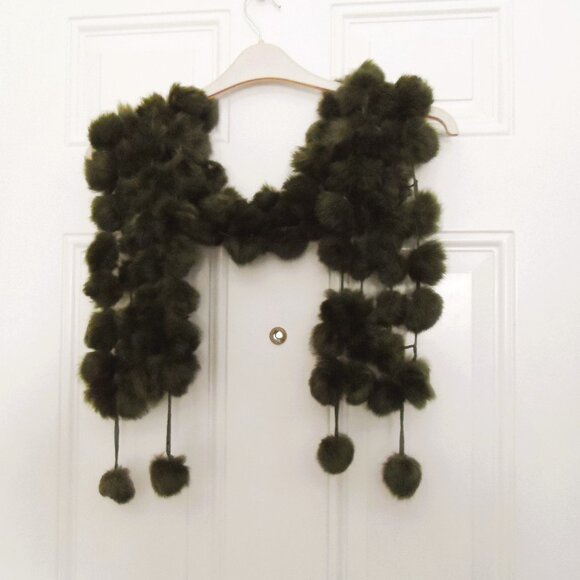 Olive real rabbit fur Pom Pom scarf - Picture 6 of 10